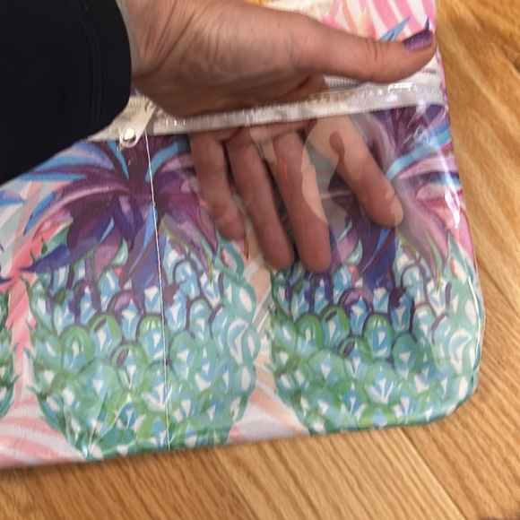 Canvas beach carryall. - Picture 7 of 9